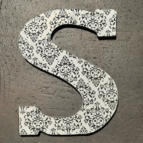 S letter hanging wall decor shelf decor initial display dorm bedroom family room - Picture 1 of 7